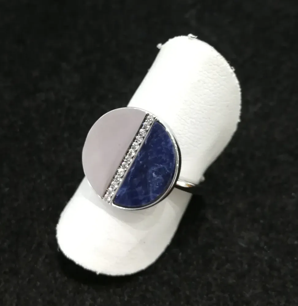 Bague 3 rangs oxydes de zirconium et de saphir